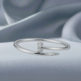 Elegance Nail Deluxe 18K Gold Bracelet
