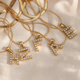 Fiona Gelaagde Gouden Initiële Letter Ketting